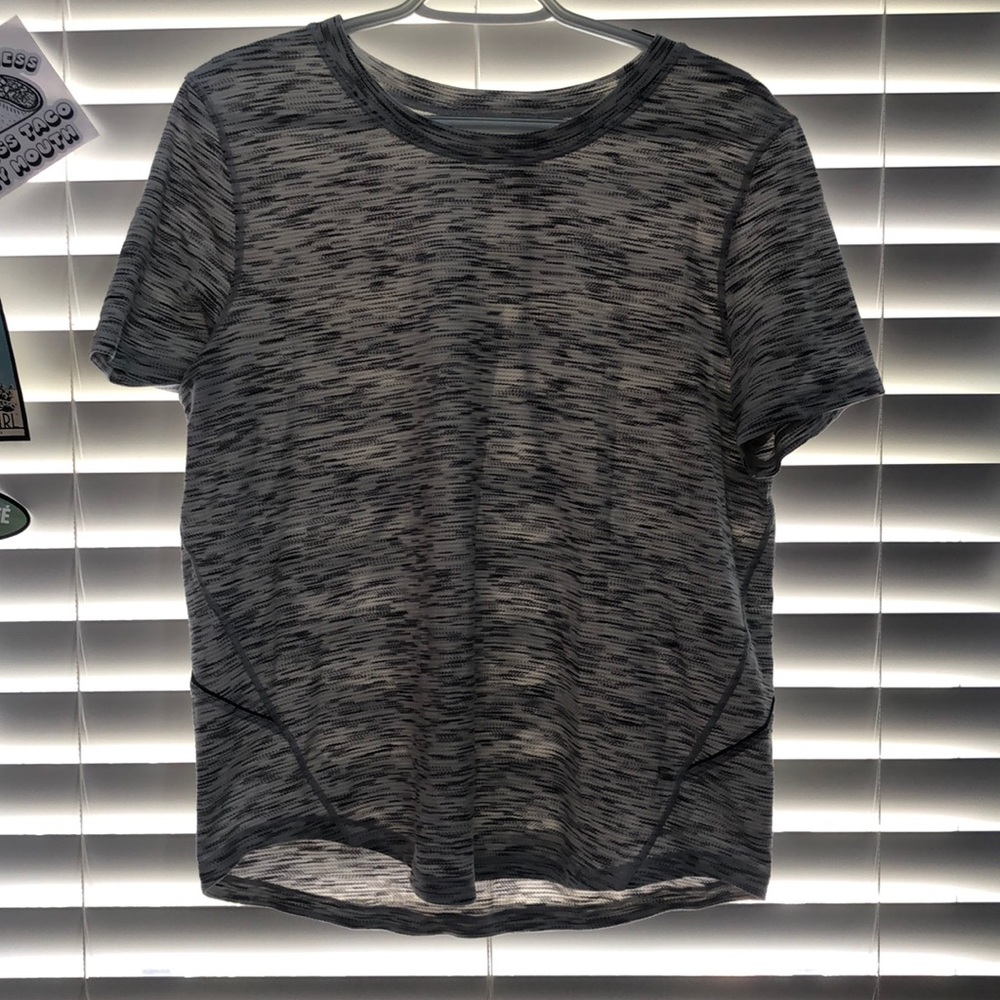 Lululemon workout top